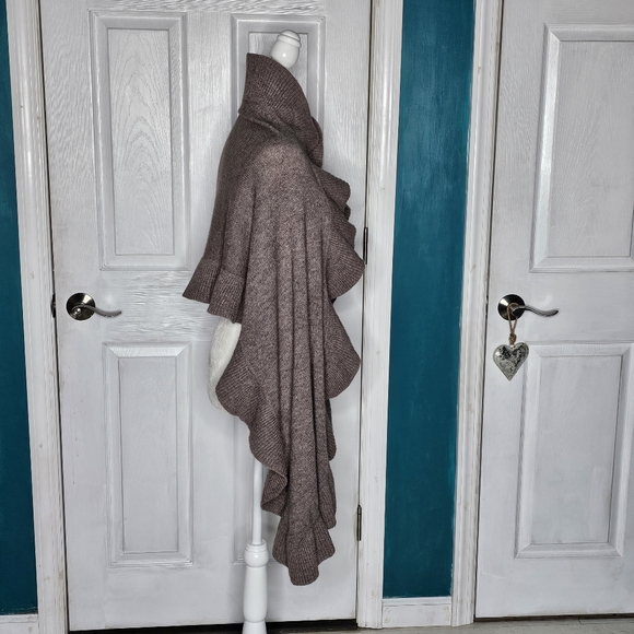 H&M shrug sweater shawl Brown Beige - Picture 8 of 14